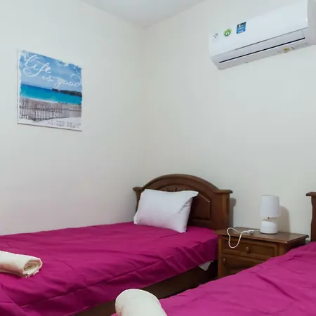 City Center Flat 101 Apartment